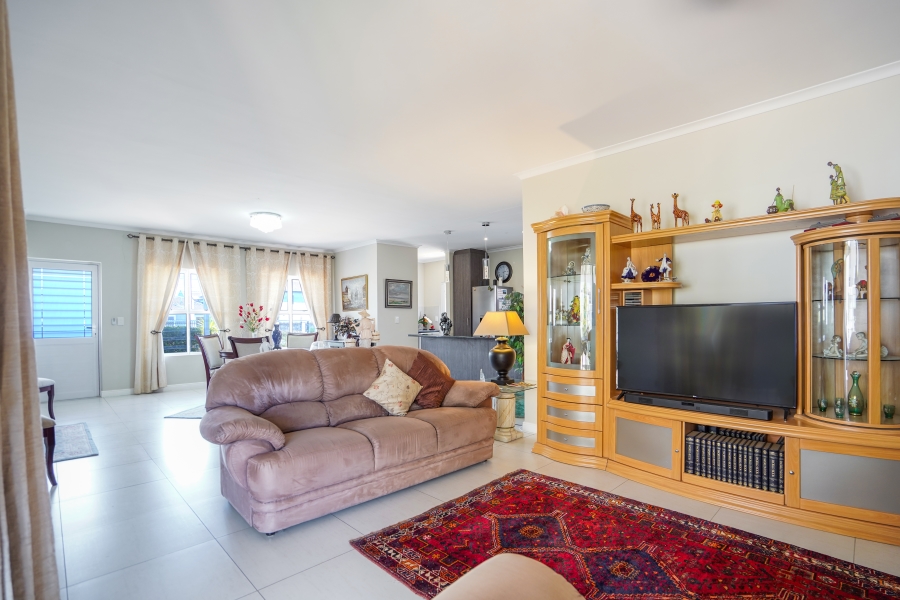 To Let 3 Bedroom Property for Rent in Sunningdale Western Cape